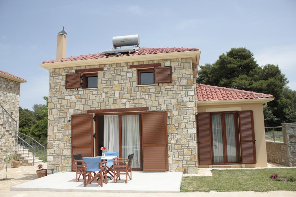 Evinos Garden Apartamento Tríkorfon Exterior foto