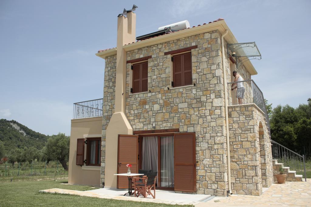 Evinos Garden Apartamento Tríkorfon Exterior foto