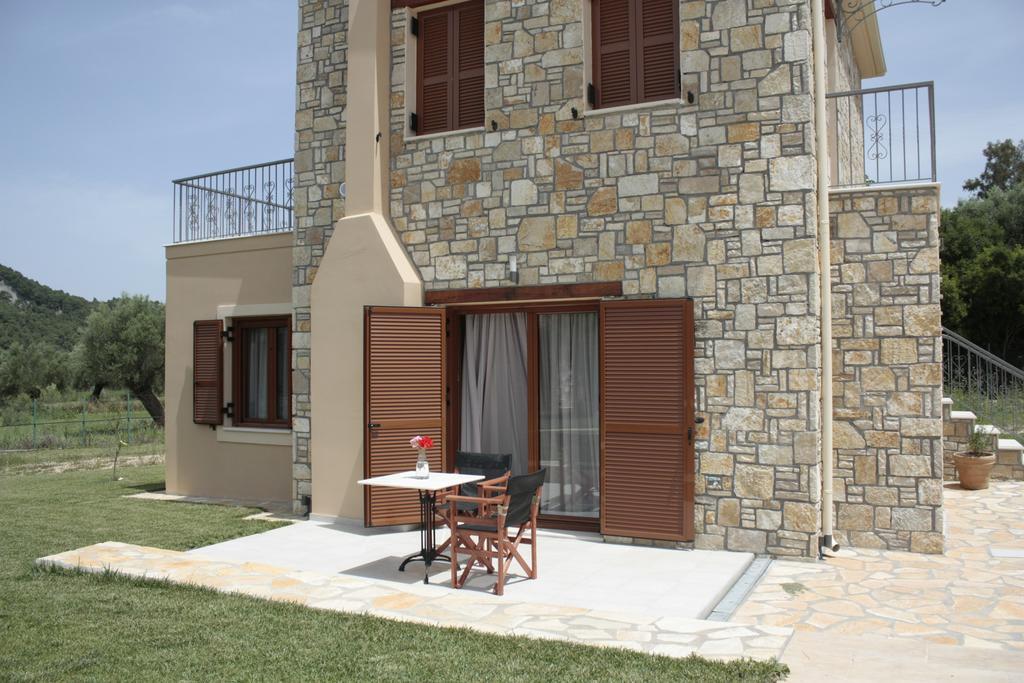 Evinos Garden Apartamento Tríkorfon Exterior foto