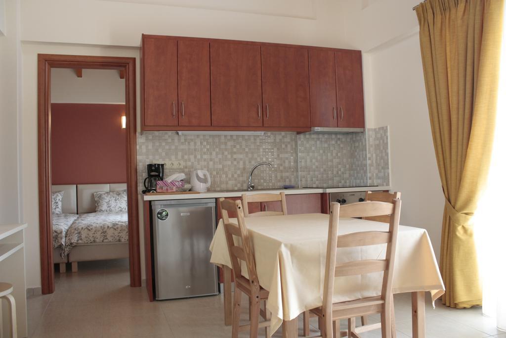 Evinos Garden Apartamento Tríkorfon Exterior foto