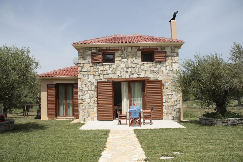 Evinos Garden Apartamento Tríkorfon Exterior foto